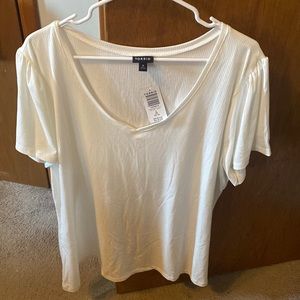 Torrid size 3 v neck ribbed stretchy tee